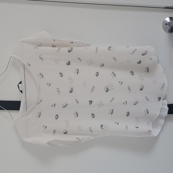 ๐2 for $15๐ RW&CO Cat Print Blouse - Picture 1 of 4